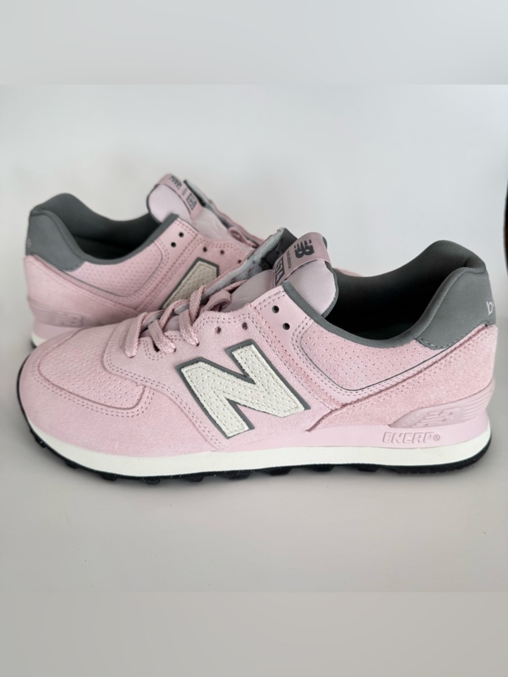 New Balance Women's Sneakers WL574TNP Size 9.5 - Like New
